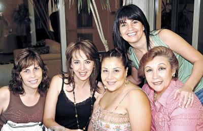 14042006 
Marcela de la Rosa; Ángeles de Balcázar, Lizeth de Murra, Lourdes de González y Ale de González.