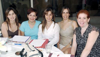 15042006 
Daniela Peters de Del Río, Lucy de Murra, Connie Lozano, Rocío Díaz y Anayda de Ramírez.