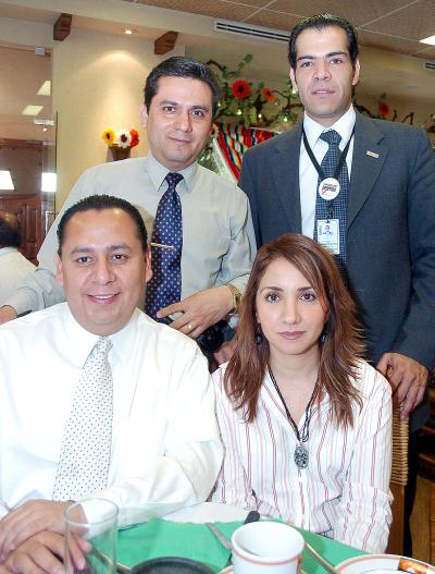 16042006 
Alejandro Castrellón, Sergio Gómez, Brenda González y Gabriel Cruz.