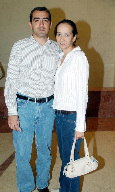 16042006  Silvestre Alejandro Santos y Karina del Bosque Aguirre