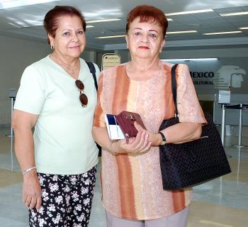 16042006
Dora y Martha Díaz viajaron a la Ciudad de México.