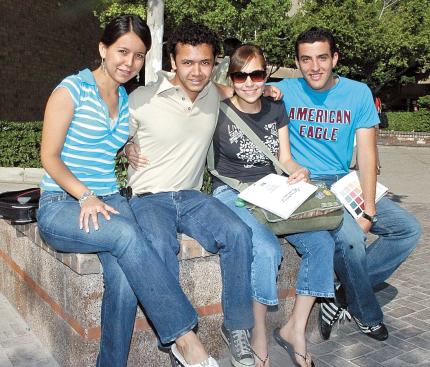 21042006 
Nora Ortiz, Rodrigo Vera, Ana Barocio y Fernanado Villarreal.
