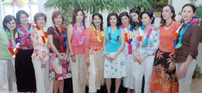 21042006 
Ale Papadópulos, Lolo de Cepeda, Coti de Martín, Laura, María Rosa de Rebollo, Claudia, Nena, Luly, Claudia, Vivi, Maité y Rocío Rebollo.