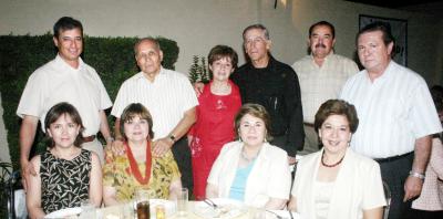 21042006 
Marco Alfredo, Alma Hernández, Francisco y Gaby Navarro, Paco y Yolanda Porragas, Paco y Lucy Ortega, Mario y Cristina Vázquez.