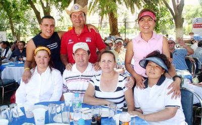 23042006 
Elizabeth de Aragón, Jeong Heli Lee, Rosalba de Agüero Ochoa, Ramiro Saldaña, Ángel León y Nelly Adame