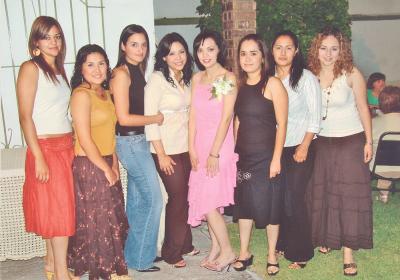 23042006 
Luisa Alonso Guerra Fuentes con sus amigas Ale, Ale, Cecy, Melba, Any, Coco, y Priscila