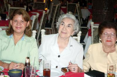 23042006 
Noemí de Juárez, Consuelo Luviano y Consuelo Sotomayor de Dorantes