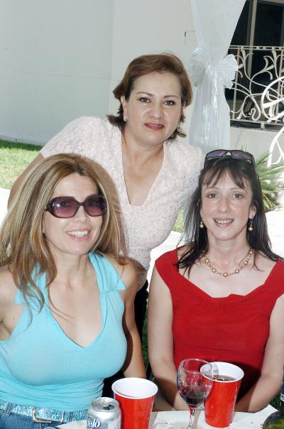 23042006 
Cecilia Madariaga, Marycarmen de Martínez y Ángeles del Río.