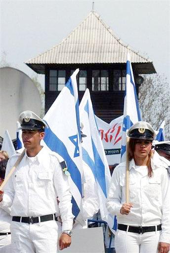 Recuerdan miles el Holocausto judío