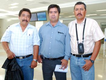 24042006
Rolando Vargas, Esteban Vidal y Nicanor Anguiano viajaron a Italia.