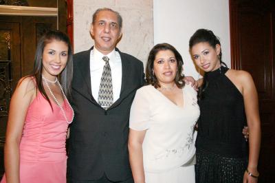 27042006 
Dayana Kort, Eduardo Kort, Cony de Kort y Deniss Kort.
