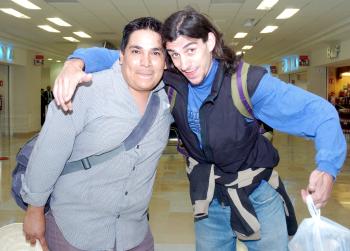 26042006 
Hemsi Galaai viajó a París, lo despidió Ricardo Gallegos.