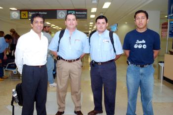 27042006 
Roque Quiroz, Israel Domínguez, Luis Castañeda y Manuel de la Torre viajaron a Acapulco.