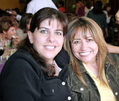 29042006 
Marcela Garza y Patricia Iduñate.