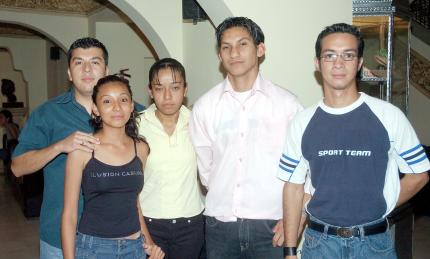 30042006 
 Cristina Moreno, Adriana Ortiz, Sergio Hernández, Mauricio Díaz y Juan de la Cruz.