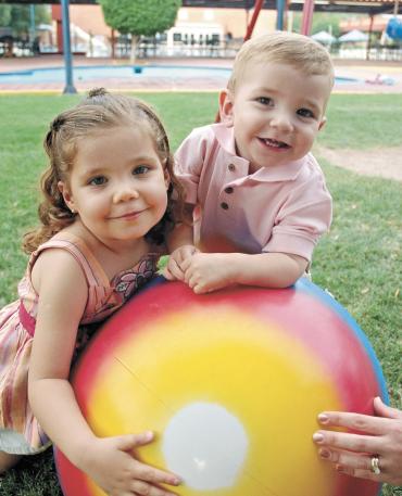 30042006 
 María Fernanda y Javier Jiménez Steiman