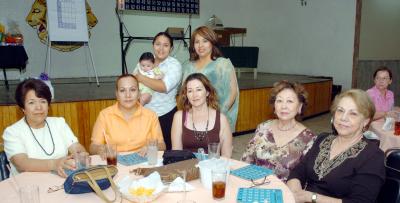 30042006 
Ana María de Layer, Vicky de Hernández, Yolanda Flores, Lulú de Velasco, Delia de Cabrales, Mary de Peña y Mónica Guerrero.