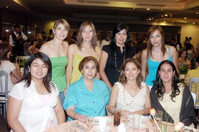 30042006
Josefina de López, Blanca de Valenzuela, Marlene Padilla, Gaby de Martínez, Eva Aranda, Patricia Valenzuela, Jéssica López y Karla Valenzuela.