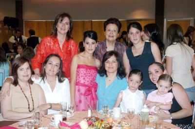 30042006 
 Maribel Pruneda de Núlez, Ana Lia de Díaz, Gloria de Dueñes, Lucía Dueñes, Ana Cristina de Bremen, Tere de Javelly, Sofía Dueñes y otras damas.