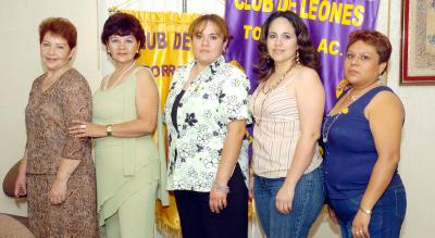 30042006  Mary Carmen de Sandoval, Lucy de Sandoval y Lucy de Moreno.