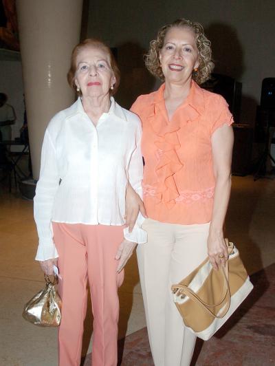 30042006 
Alicia Sánchez de Vázquez y María Vázquez Sánchez.