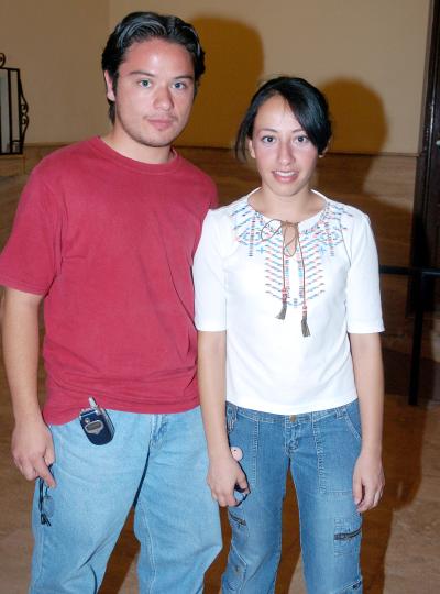 30042006
 Sandra Lizeth Quintero y Ëdgar Chávez.