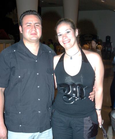 30042006 Leoncio y Verónica Ortiz.