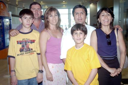 01052006 
Manuel Martínez, María Eugenia Gutiérrez, Luis Barraza, Lucía Herrera, Manuel Martínez y Luis Barraza Herrera.