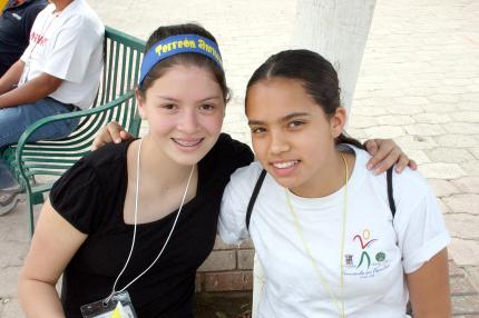 01052006 
Marifer Huerta e Ivonne.