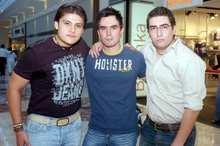 01052006 
Nicolás Adame, Carlos Saldaña y Víctor Álvarez.