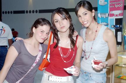 01052006 
Sofía Villarreal, Rebeca Rodríguez y Daniela Arreola.