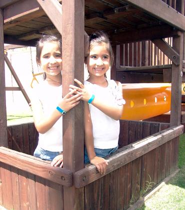 04052006
Ana Isabel y María José Zorrilla Rodríguez