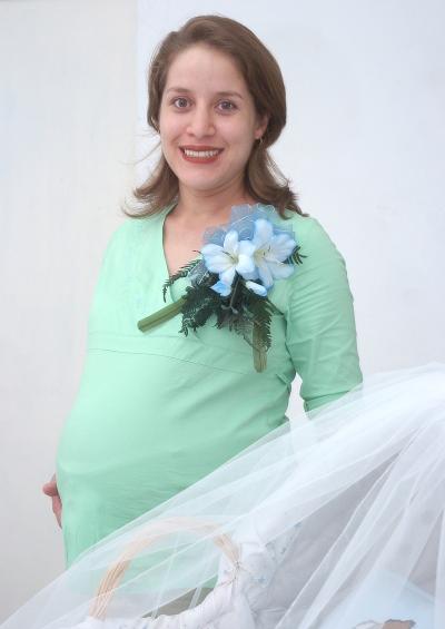 03052006
María Teresa Borja Quiñones, captada en la fiesta de regalos que se le ofreció en honor del bebé que esperá