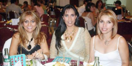 05052006 
Lucía de Ramos, Martha de Llama y Lupita Sabag.