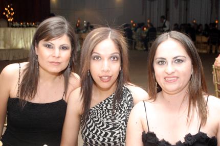 06052006 
Janeth Casas, Beatriz Elizalde y Cristina Castillo