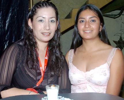 06052006 
Tere Ávalos y Paty Ceniceros