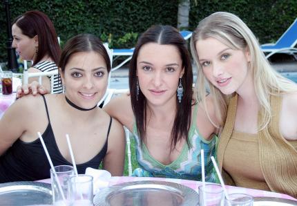 08052006 
Ileana del Río Aguirre, Raquel Lavín y Karla Villarreal de Salazar.