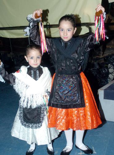 07052006 
Ana Paula y Natalia Mendoza.