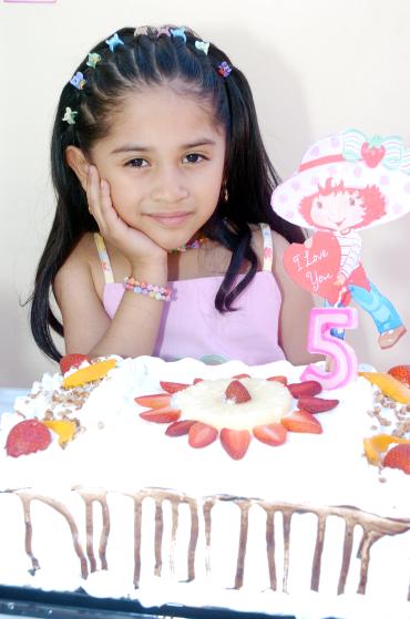07052006 
Con motivo de su quinto cumpleaños, Ana Karen Gurrola López disfrutó de una fiesta.