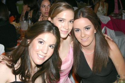 07062006 
Jimena Espinosa, Diana Suárez y Elizabeth Suárez.