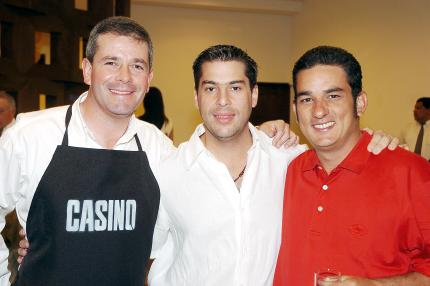 07062006 
Marcelo Torres, acompañado por Bernardo Bazua y Ricardo Ochoa.