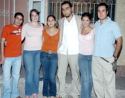 07062006 
Rafael Blando, Alejandra Piñero, Luisa Sánchez, Alfredo Esparza, Itzel Bonilla y Víctor Castañeda.