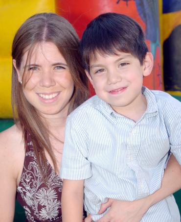 10052006 
 Natalia García con su pequeño Rodrigo Ángel García