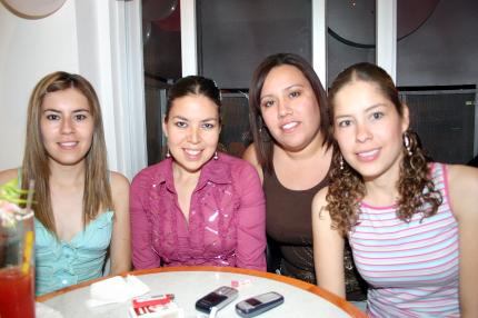 11052006 
Cristina Guerra, Érika Navarro, Mónica Guerra y Gabriela Velázquez