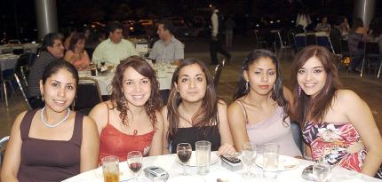 12052006 
Nury Palacios, Lucie Filigo, Figen Eker, Berenice Palacios y Betty Rubio.