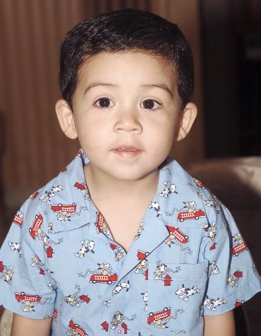16052006 
Ricky se la pasó feliz, en su fiesta de cumpleaños