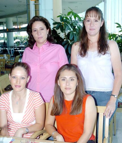 16042006 
Lorena de Galindo, Cristina de Aguirre, Norma de Rodríguez, Claudia de López, maestras del jardín de niños San Charbet
