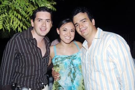 16042006
Ricardo Dueñes, Dulce y Paco Mijares