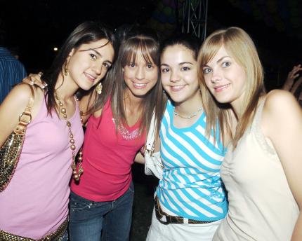 18052006 
Elva Rodríguez, Natalia Rodríguez, Lety Núñez y Rosy Bello.