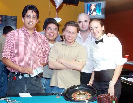 19052006 
Diana Cortés, Arturo Cortés, Eduardo Pérez, Jorge Solorio y Víctor Guardado.